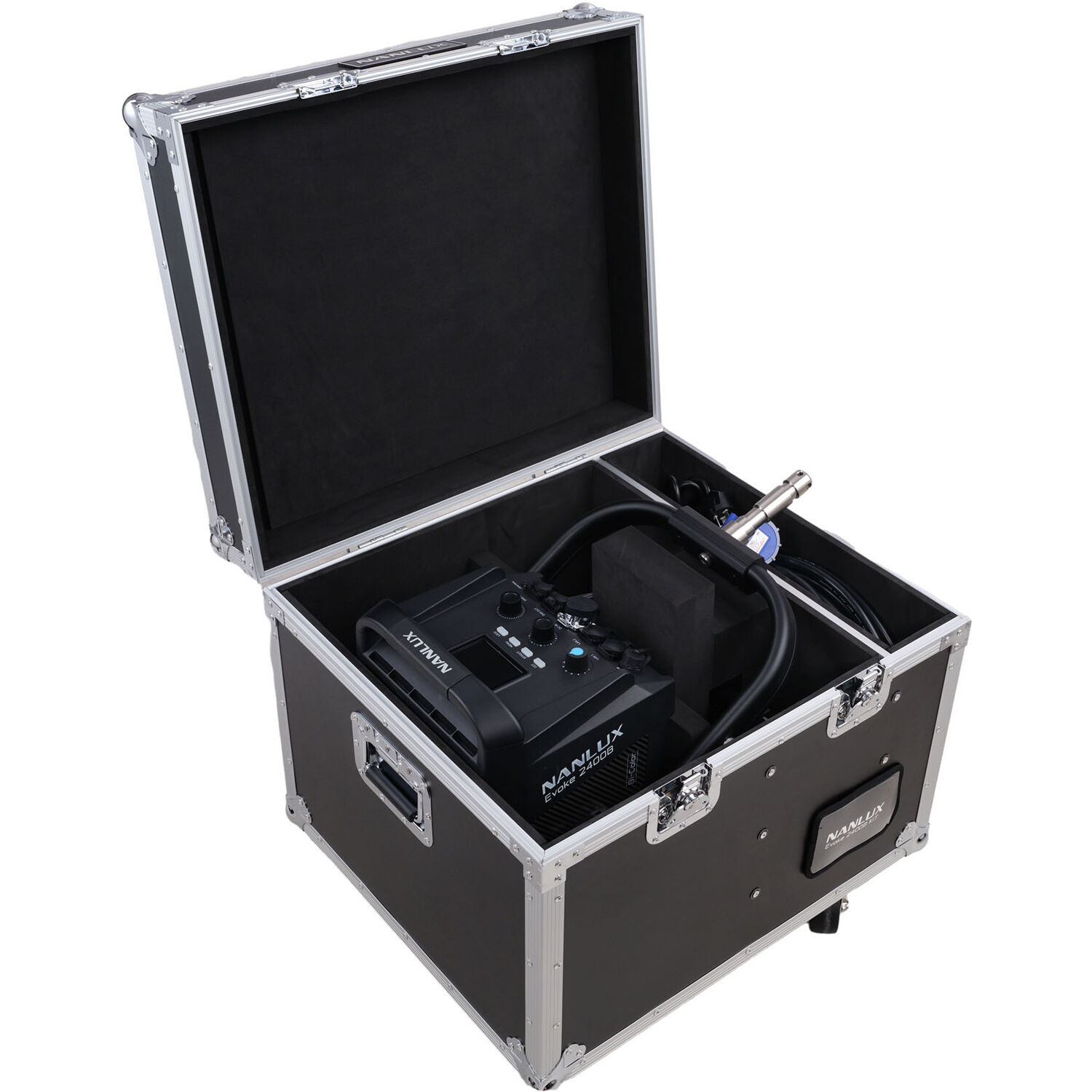 NANLUX-Evoke-2400B-Bi-color-Spot-Light-with-Reflector-45°-in-Flight-case-12